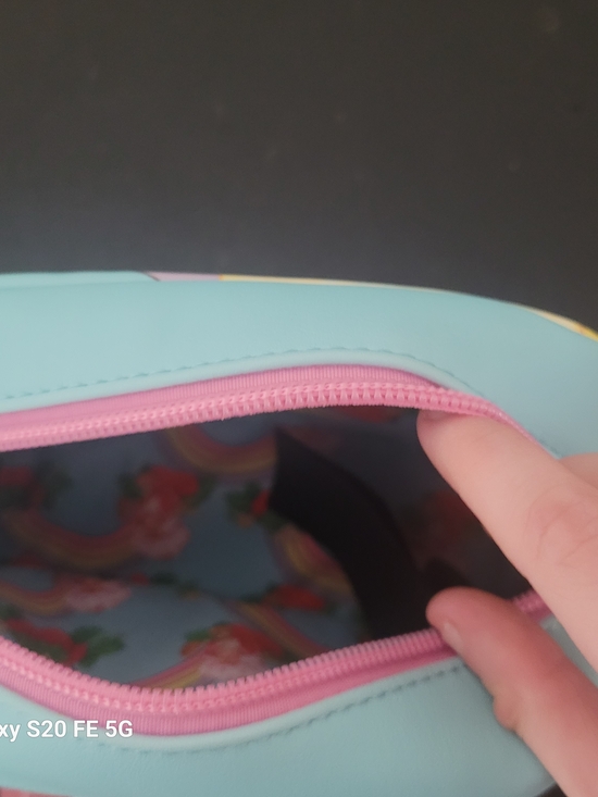 Strawberry Shortcake x Loungefly Rainbow Makeup Bag - Picture 3 of 4